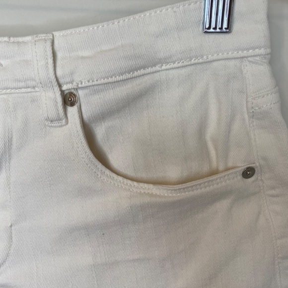 BLANK NYC Shorts Size 26 (The Barrow) Vintage High-Rise White Denim - Picture 5 of 11